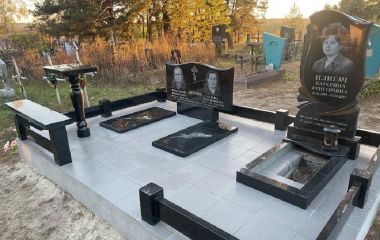 Облаштування могили на три місця