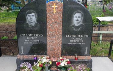 Памятник на двох з червоним гранітом